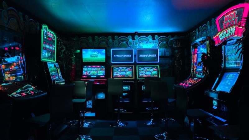 英雄联盟全球总决赛S14现场直播画面 - 召唤师峡谷激烈团战